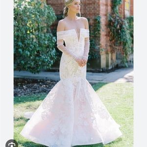 Anne Barge wedding gown